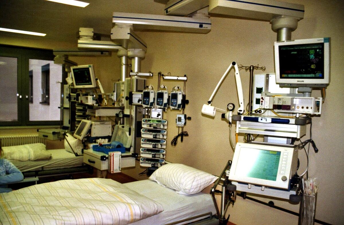 ICU / Ventilator Ambulance in Ghaziabad